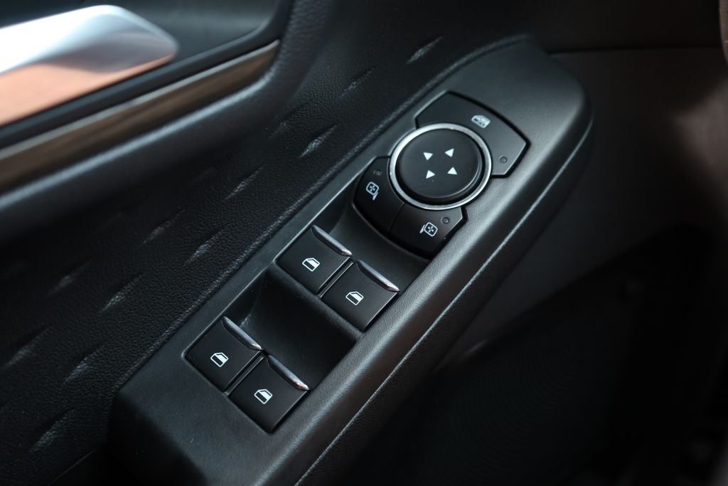 2020 Ford Escape Titanium Hybrid