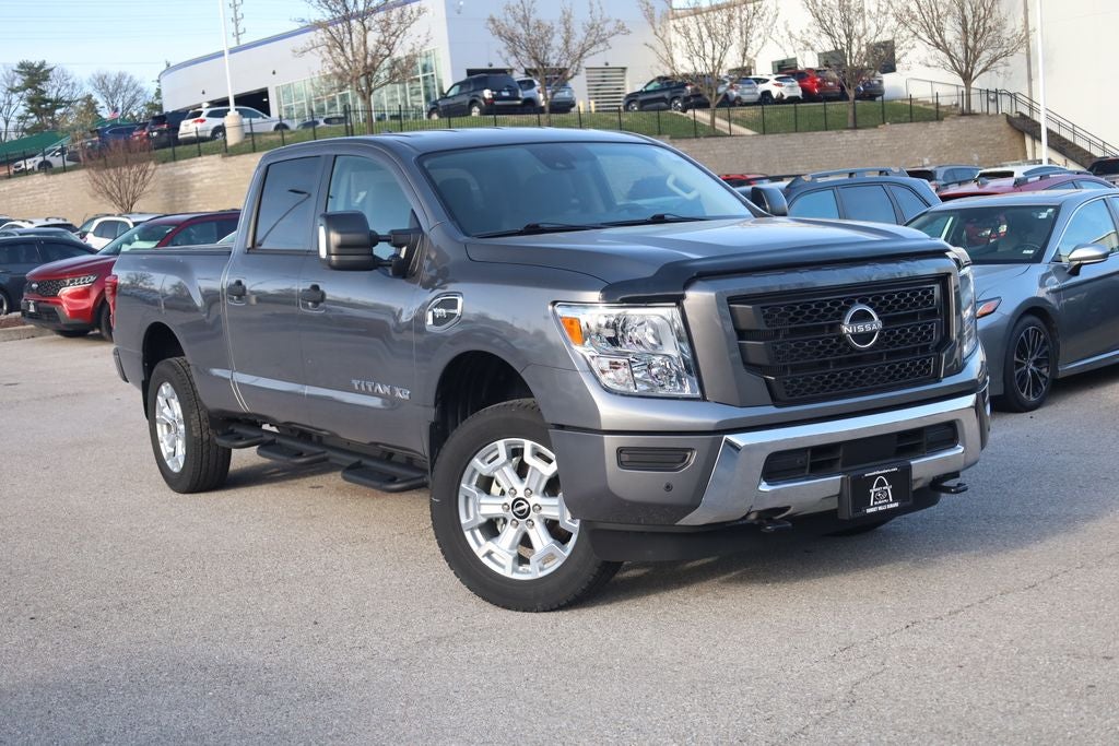 2024 Nissan Titan XD SV
