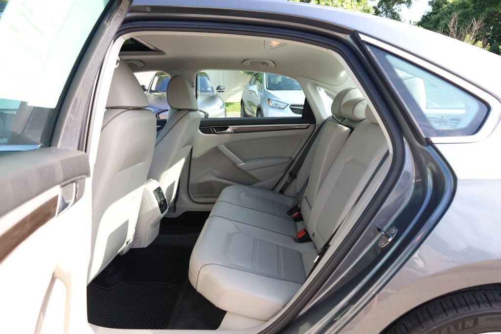 2016 Volkswagen Passat 1.8T SE