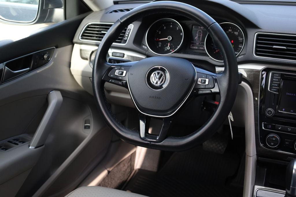 2016 Volkswagen Passat 1.8T SE