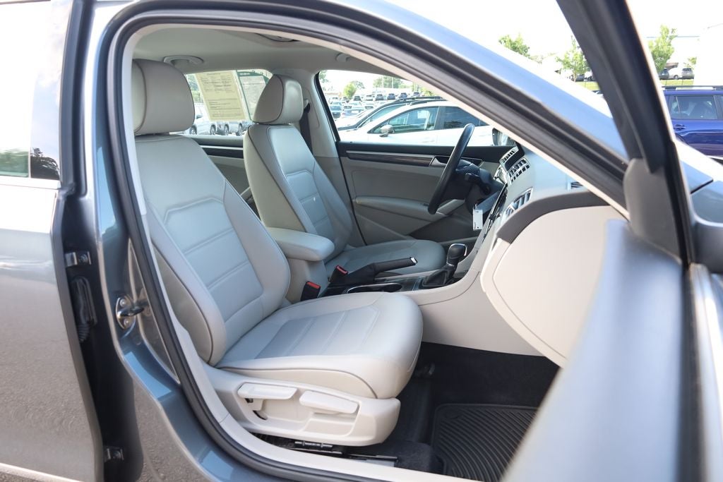 2016 Volkswagen Passat 1.8T SE