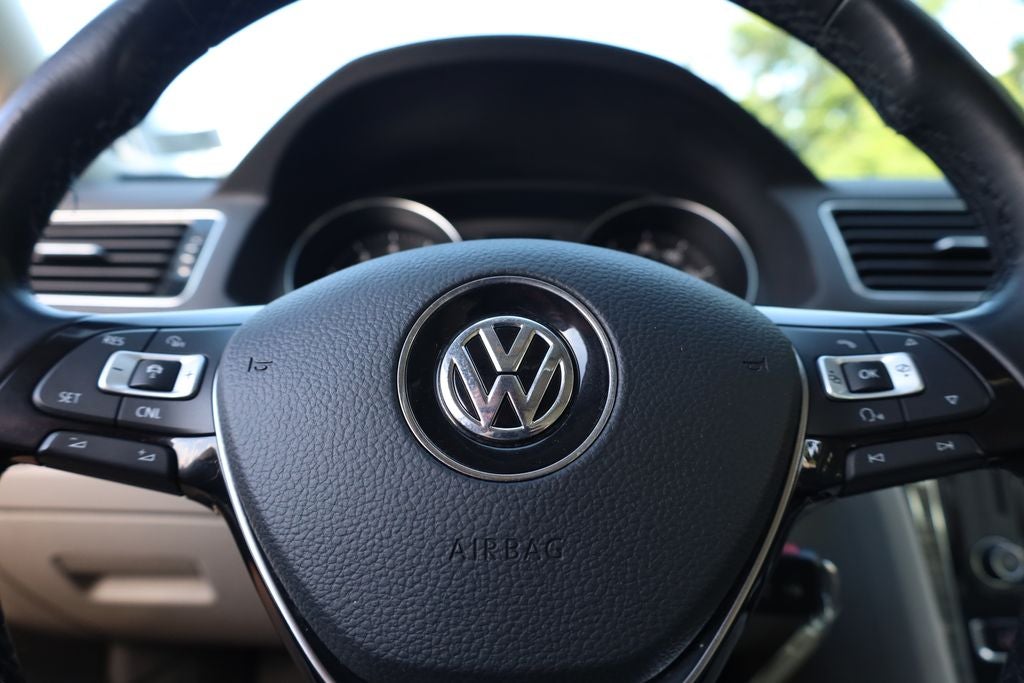 2016 Volkswagen Passat 1.8T SE