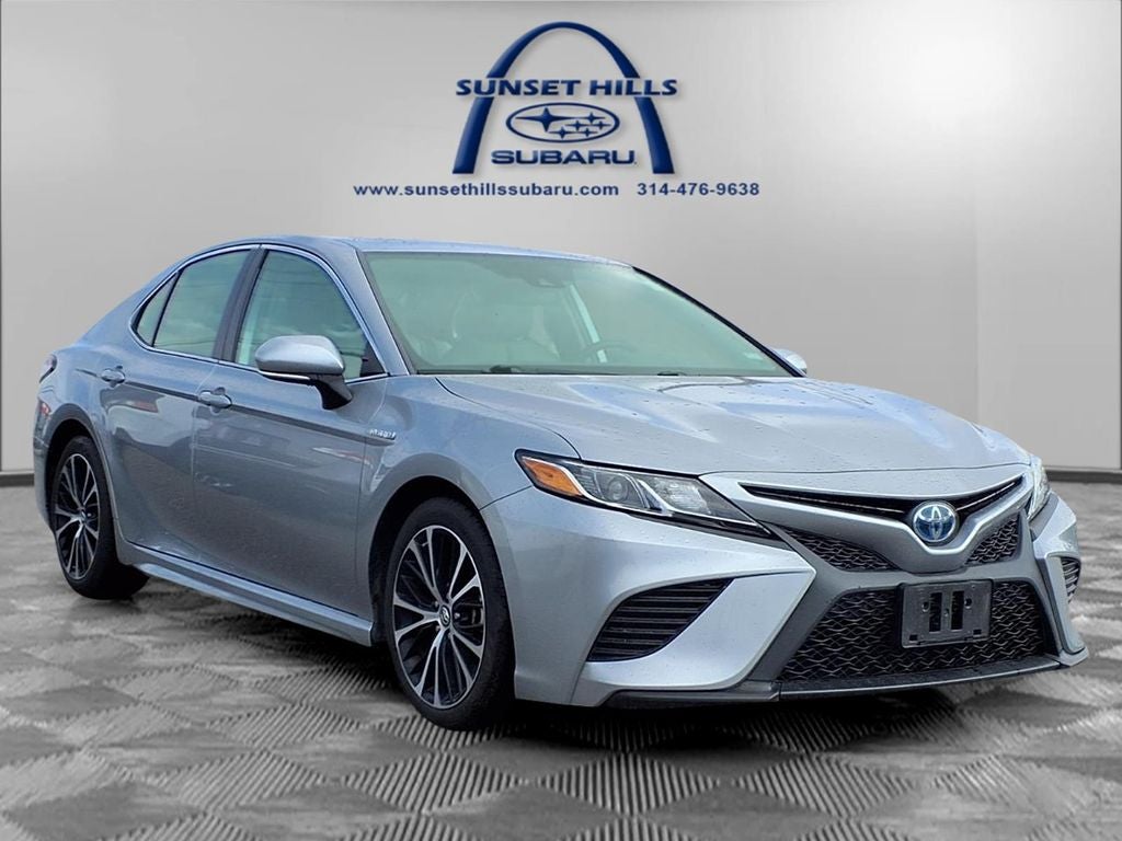 2019 Toyota Camry Hybrid SE