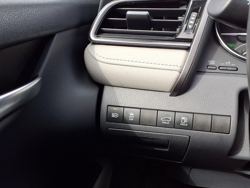 2019 Toyota Camry Hybrid Hybrid SE