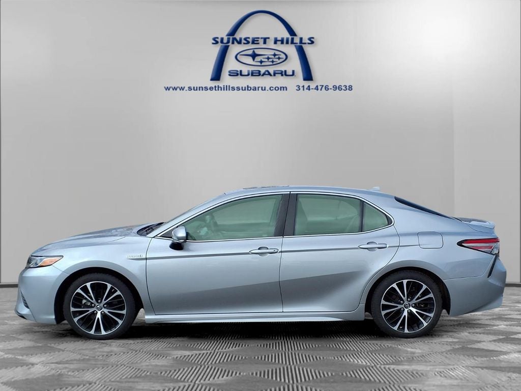 2019 Toyota Camry Hybrid Hybrid SE