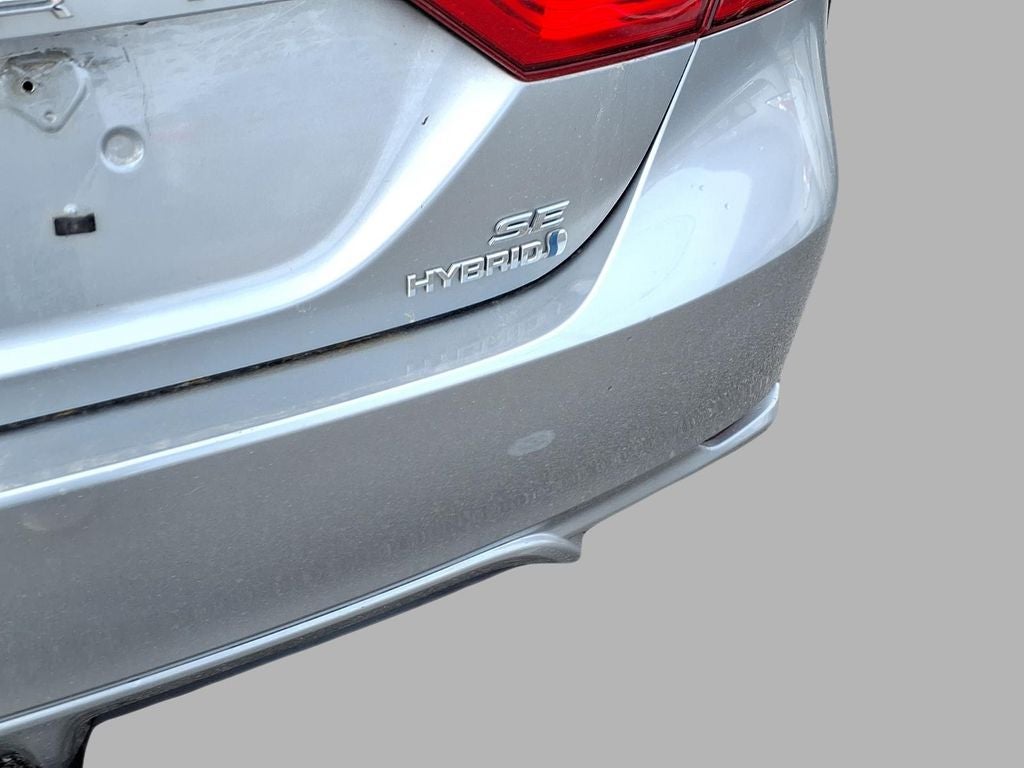 2019 Toyota Camry Hybrid Hybrid SE