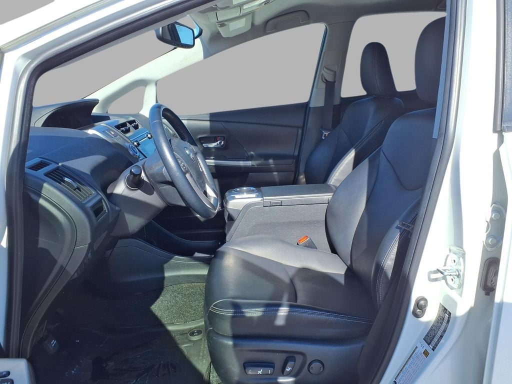 2017 Toyota Prius v Four