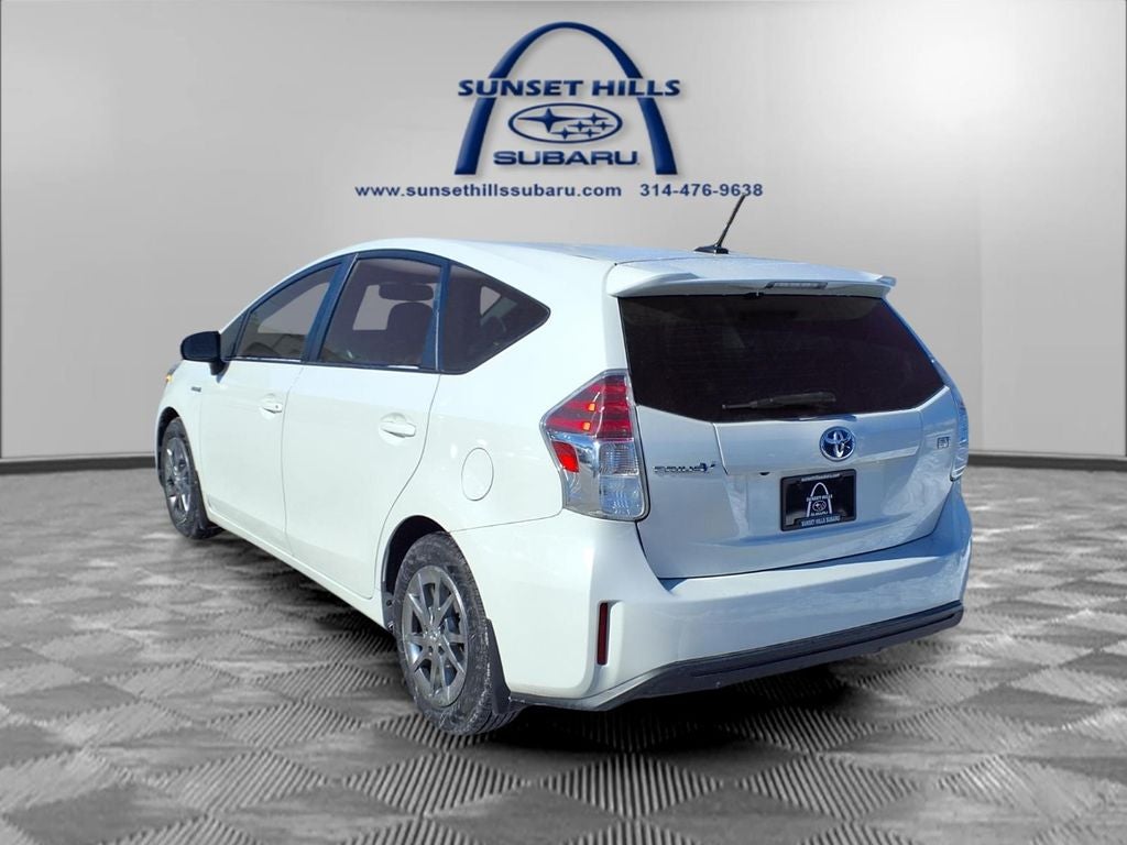 2017 Toyota Prius v Four