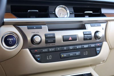 2013 Lexus ES 300h Hybrid