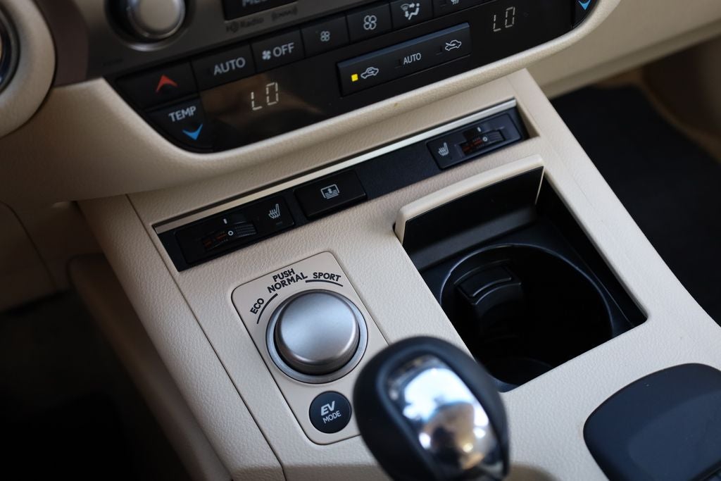 2013 Lexus ES 300h Hybrid