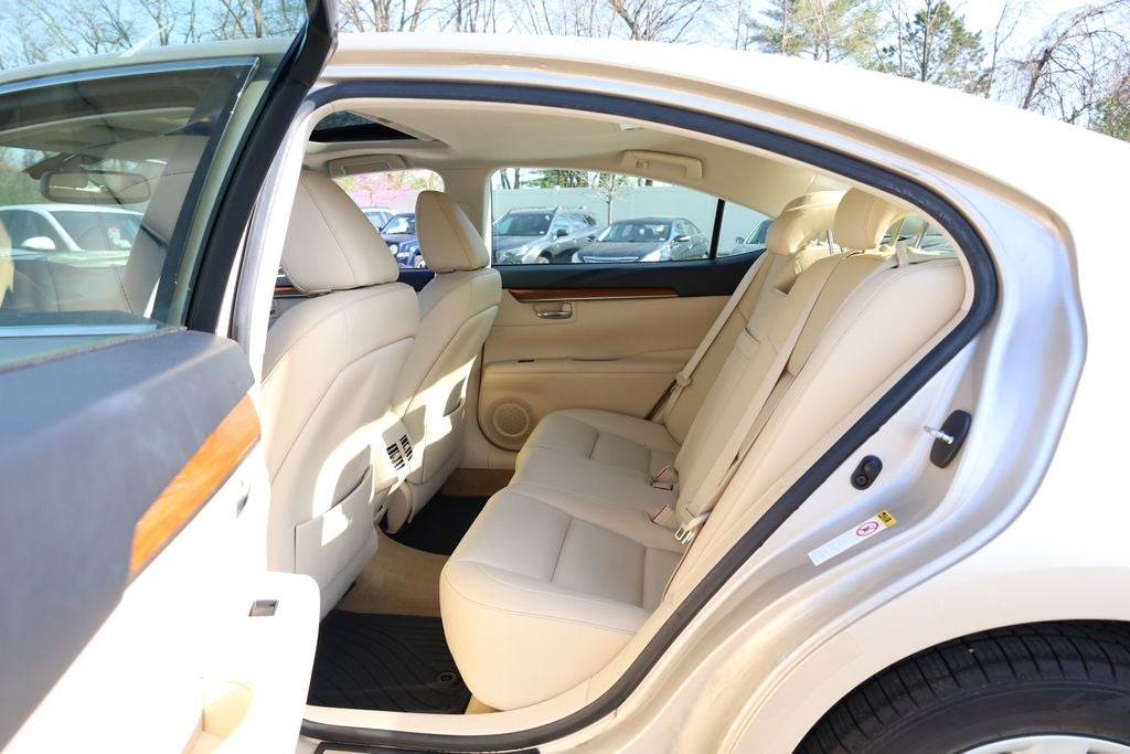 2013 Lexus ES 300h Hybrid