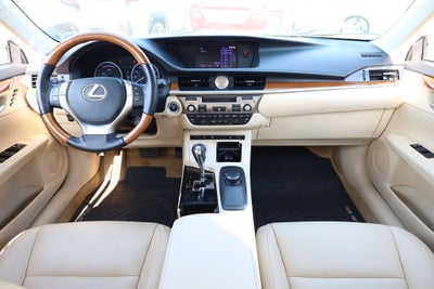 2013 Lexus ES 300h Hybrid