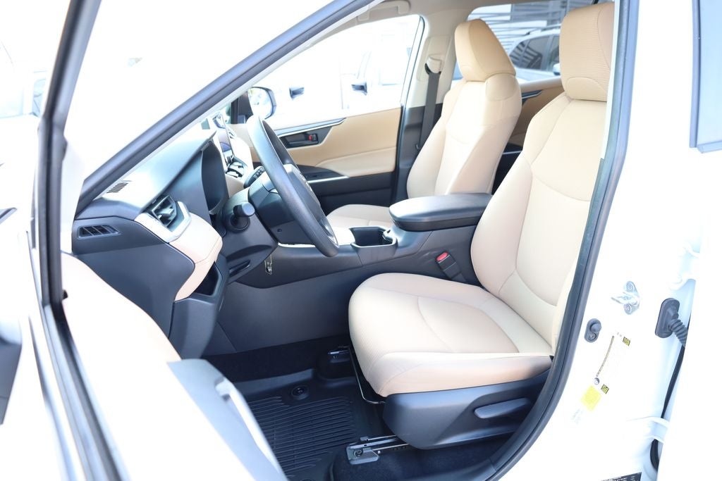 2023 Toyota RAV4 Hybrid LE