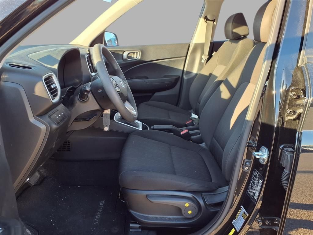 2022 Hyundai Venue SE