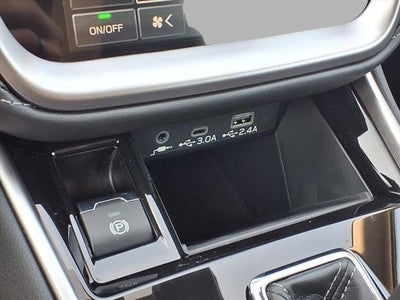 2025 Subaru LEGACY Premium